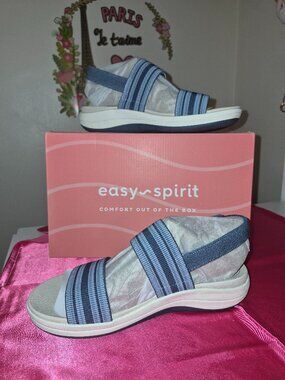 NIB Easy Spirit Tristen 9 sandals.